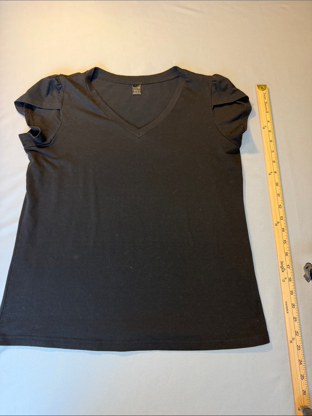 SHEIN Black Short Sleeve V-Neck Puff Shoulder Tee